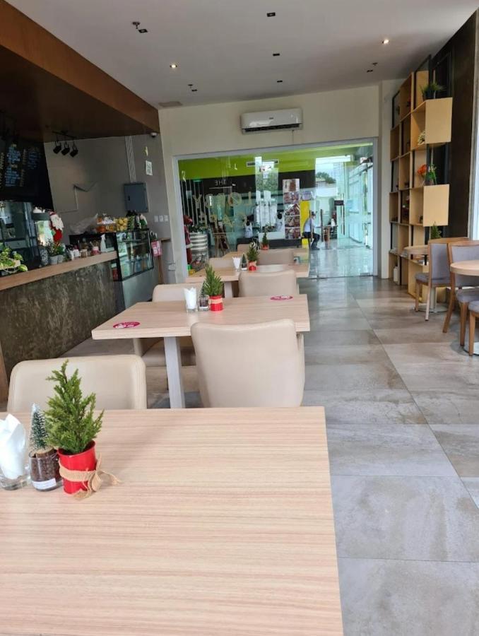 Spacious Minimalist Studio At Matina Enclaves Davao Stadt Exterior foto